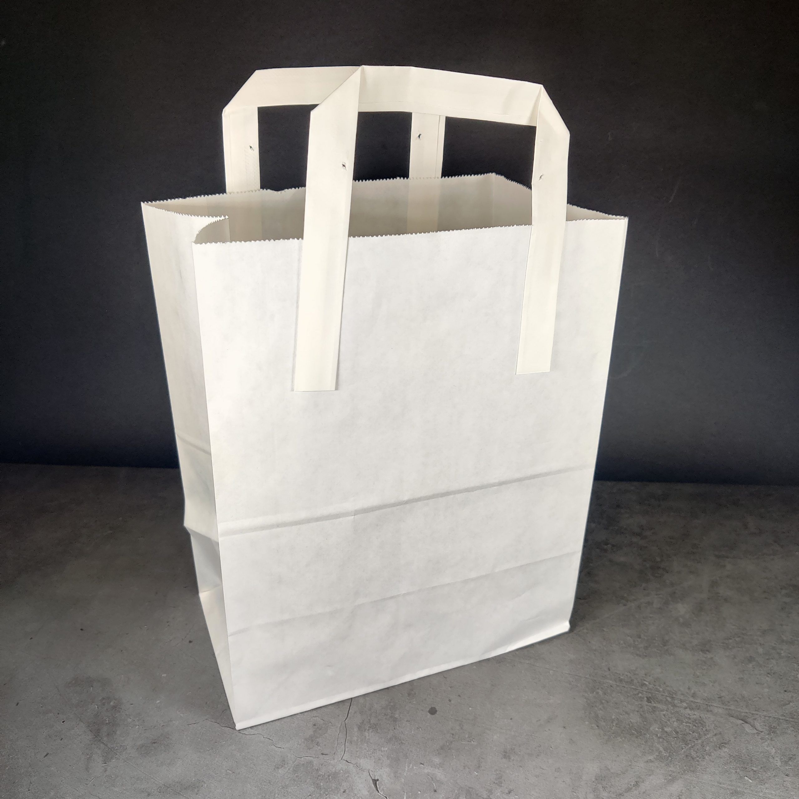White Kraft Paper Takeaway Carrier Bags (M) (250pcs) @ 7p + vat each